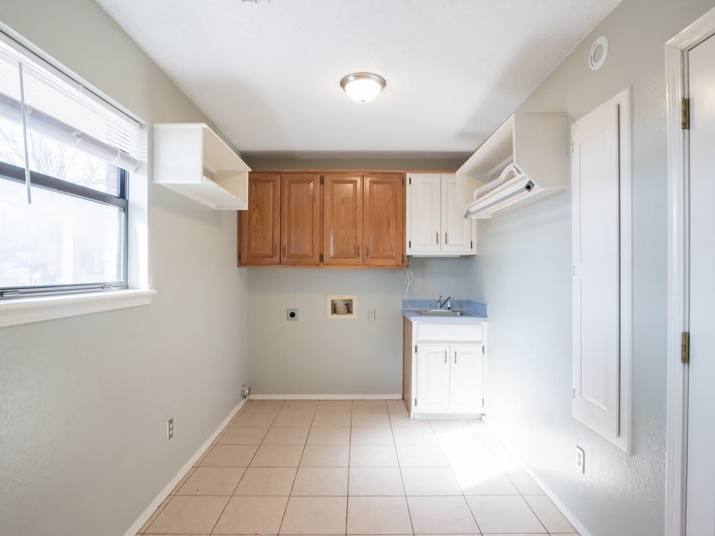 1902 Thrush Street – photo 5