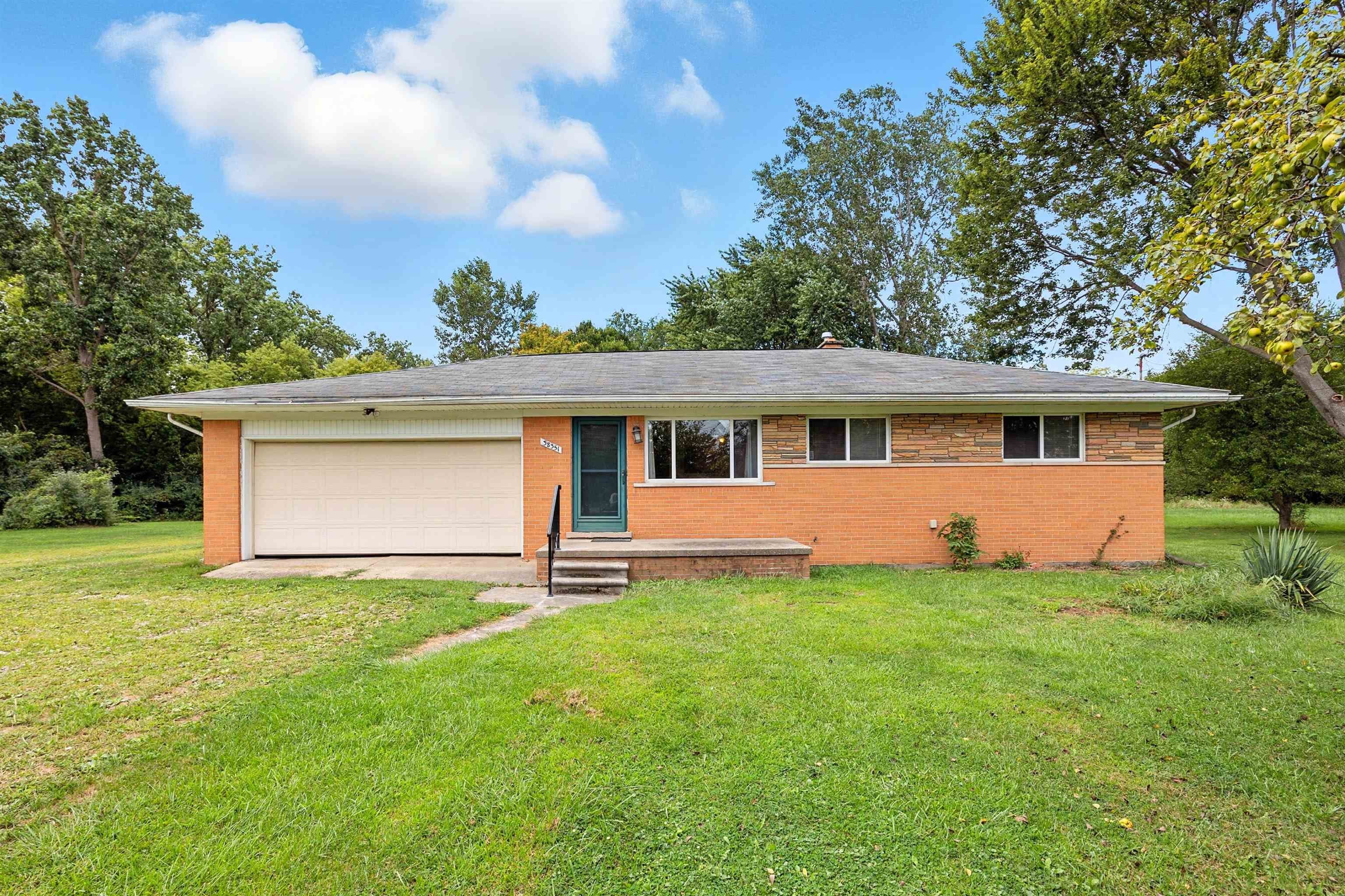 38351 Dequindre Road – photo 1