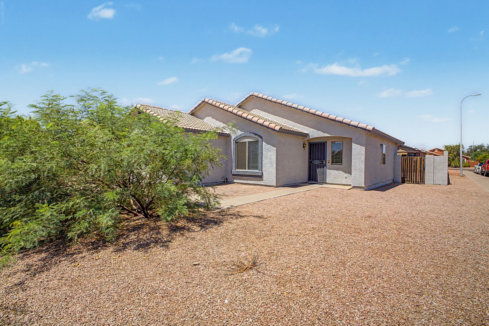 Spacious Three Bedroom, Two Bath Home in Westview Crossings Phoenix – photo 3