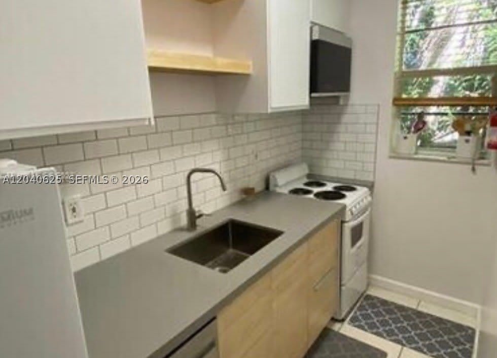 822 Lenox Ave – photo 5