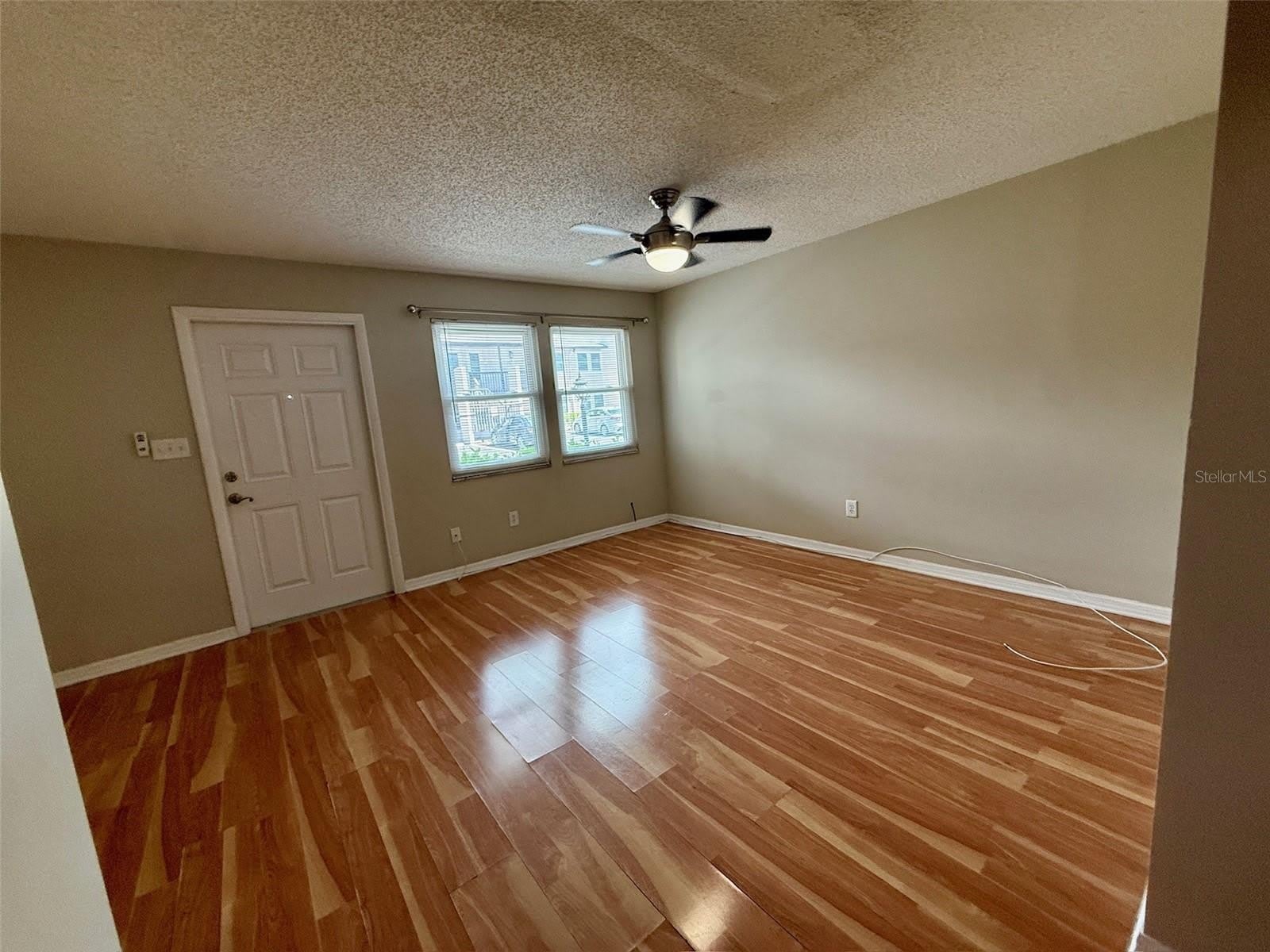 527 S Lincoln Avenue – photo 4