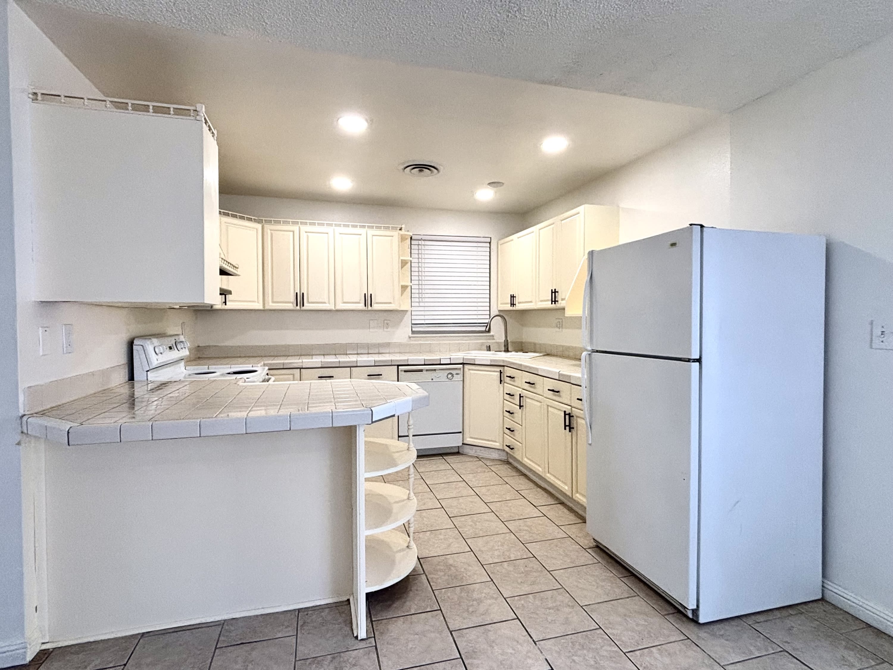 5813 Iris Avenue – photo 3