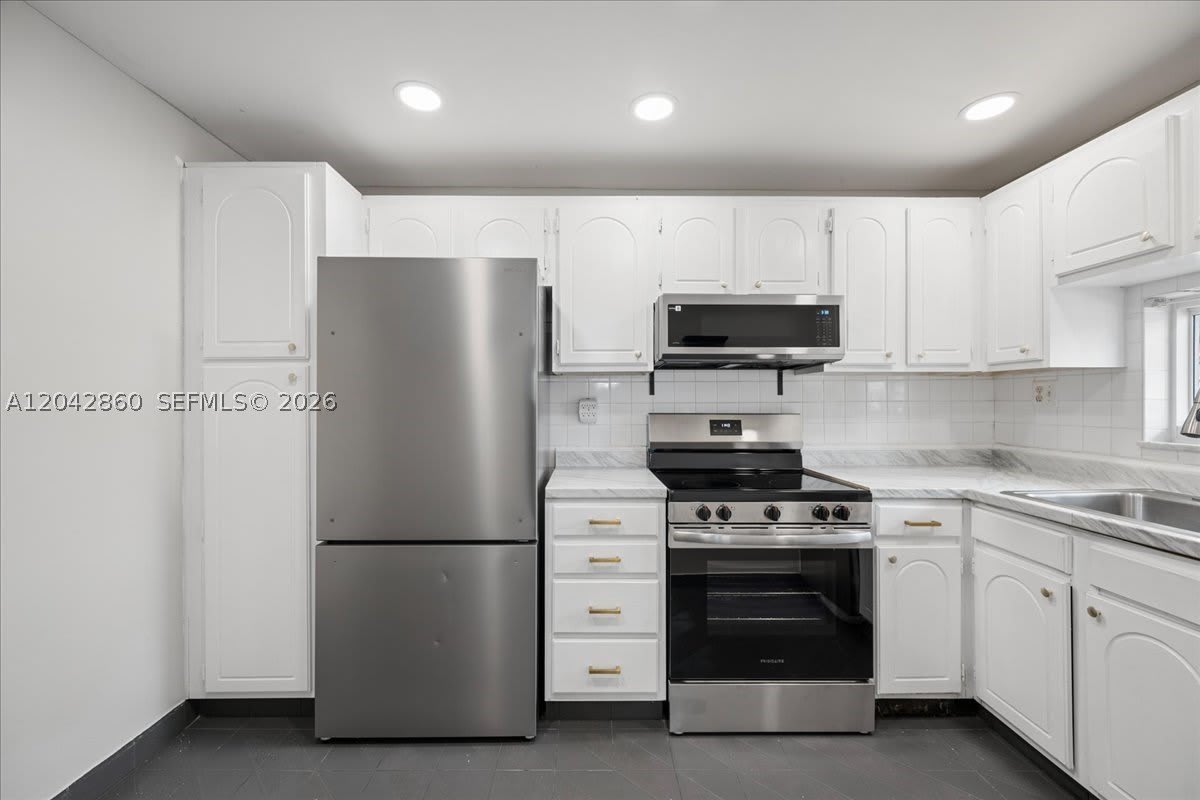 800 S Hollybrook Dr – photo 4