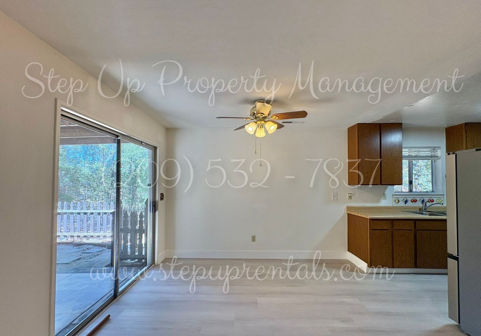 Beautiful 3-Bedroom Home with Solar, Fireplace & Private Lake Access – photo 5