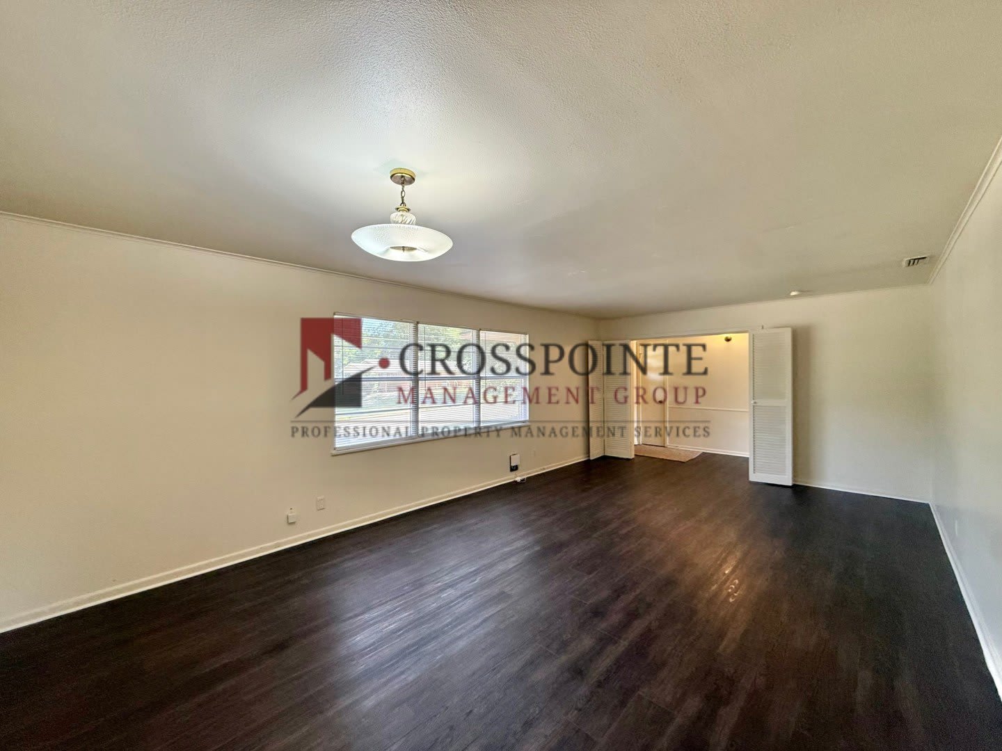 Beautiful 3 Bed 2 Bath in the Heart of Tyler! – photo 4