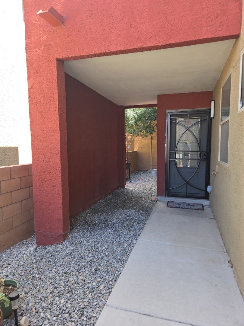 3 Bedroom, 2.5 Bathroom Home! Schedule a Showing! – photo 2