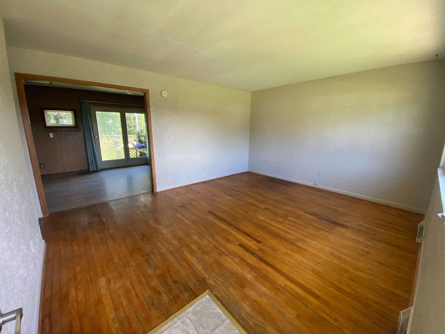 3 Bedroom, 2 Bathroom Home on Bloomington's Westside – photo 4