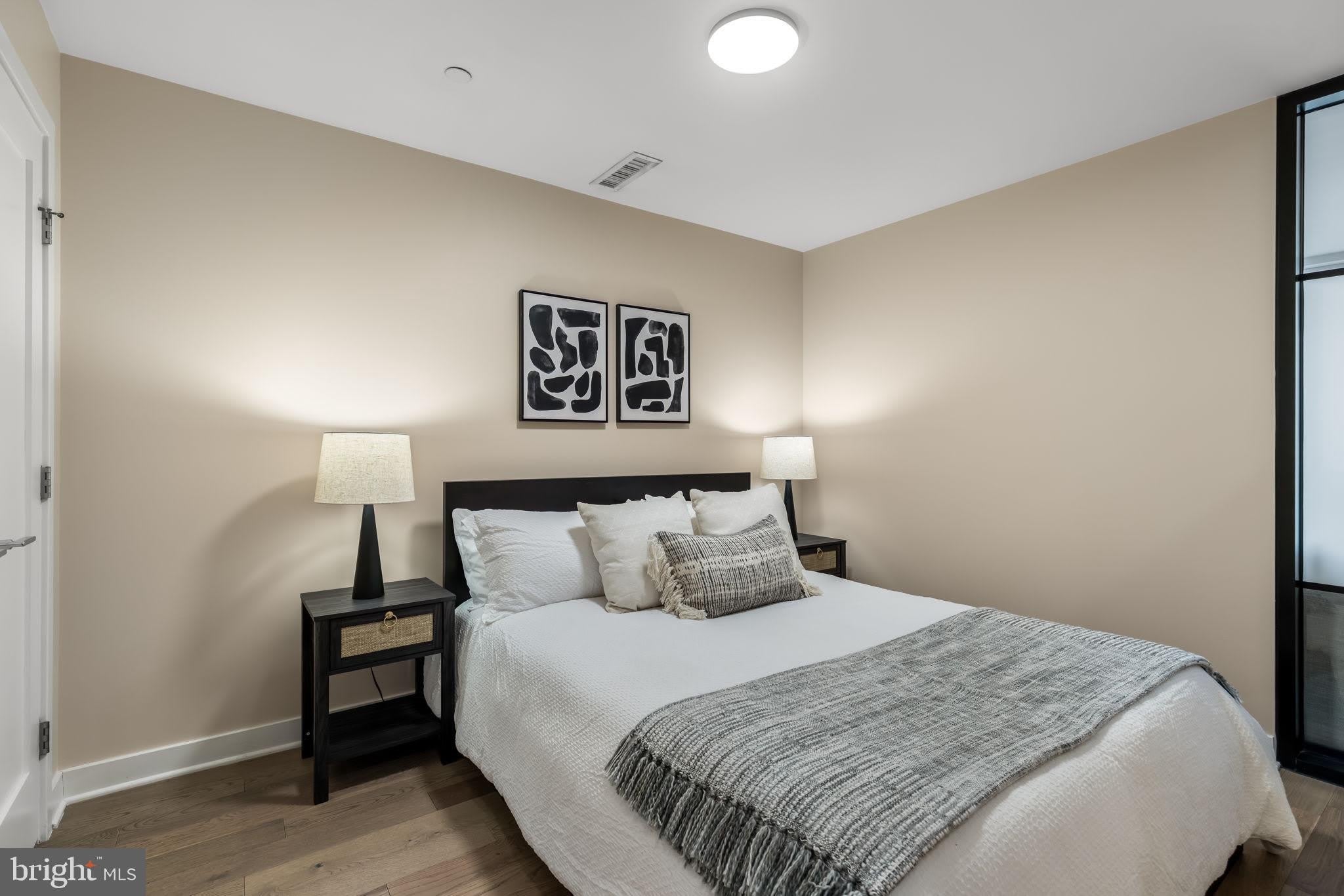 37 L Street SE – photo 4