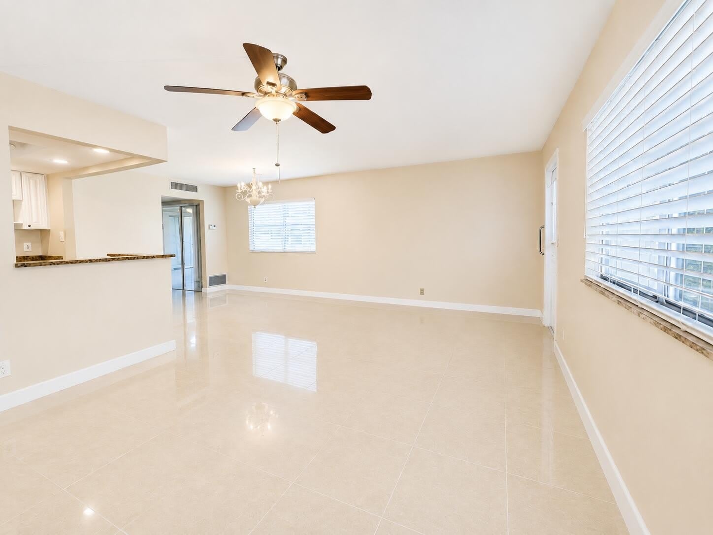 446 SAXONY J Way – photo 2