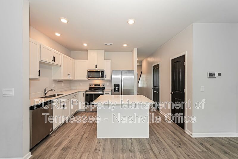 405 Augustine Dr – photo 3