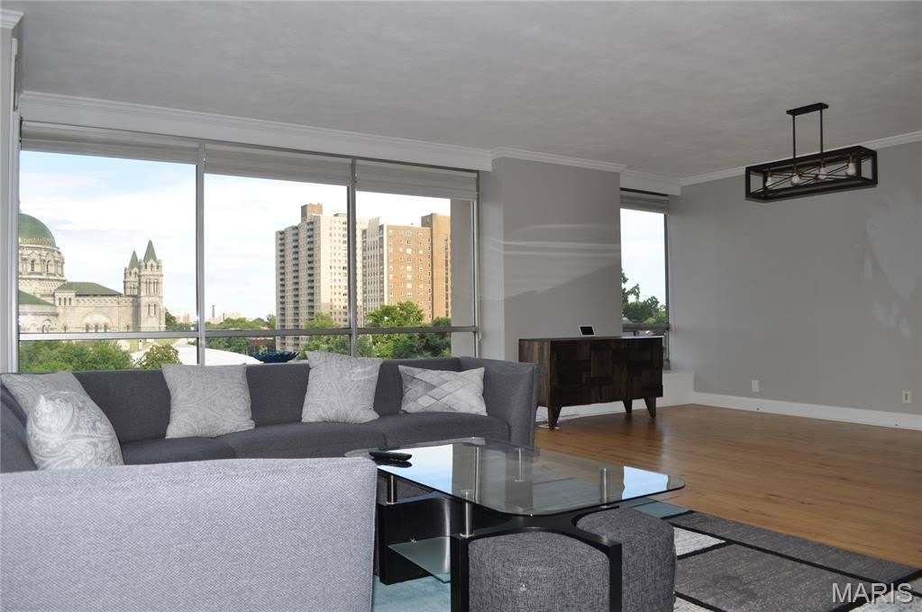 4501 Lindell Boulevard – photo 2