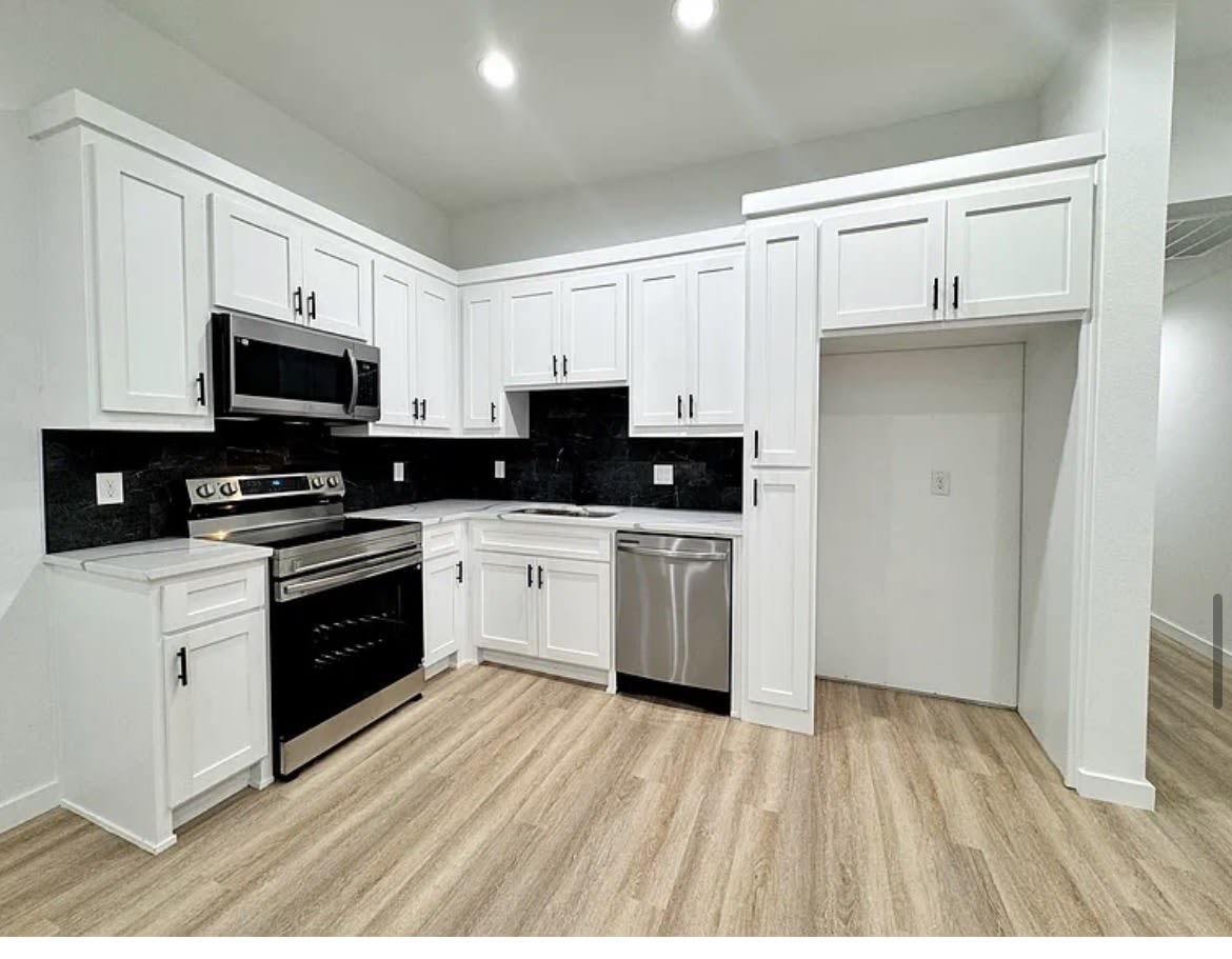 2910 Bourland Street – photo 2