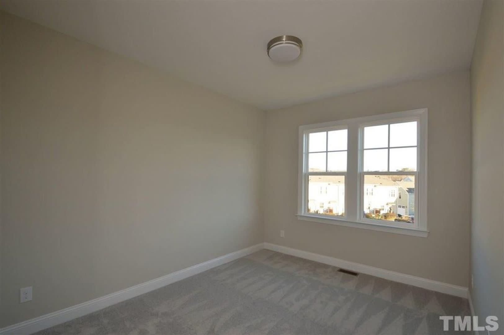 Room in 4 Bedroom Townhome at Philip's Square – photo 3