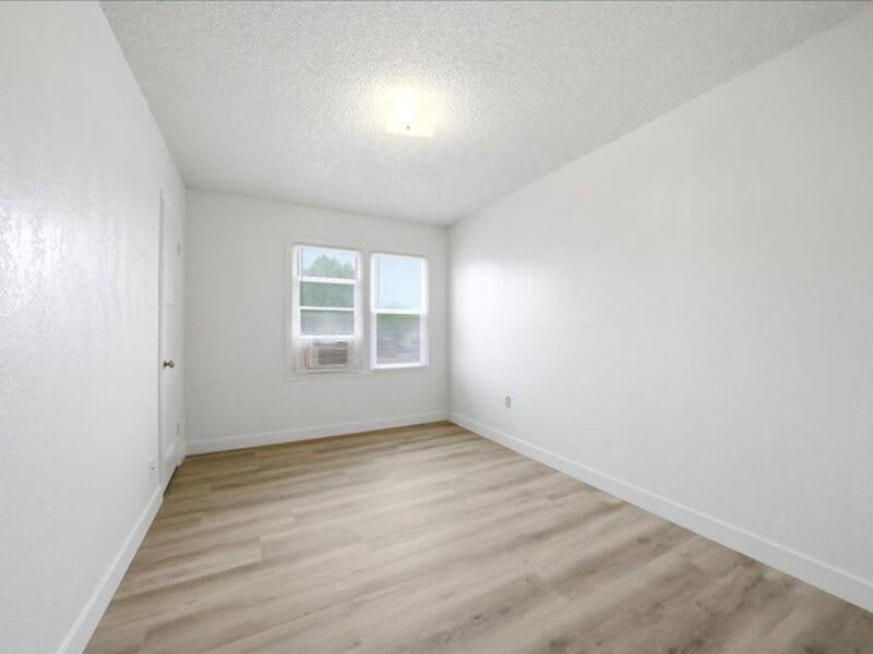 1347 Thayer Drive – photo 5