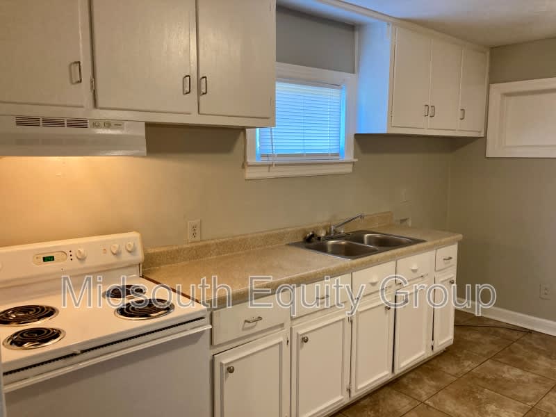 54 Monroe Ave – photo 2