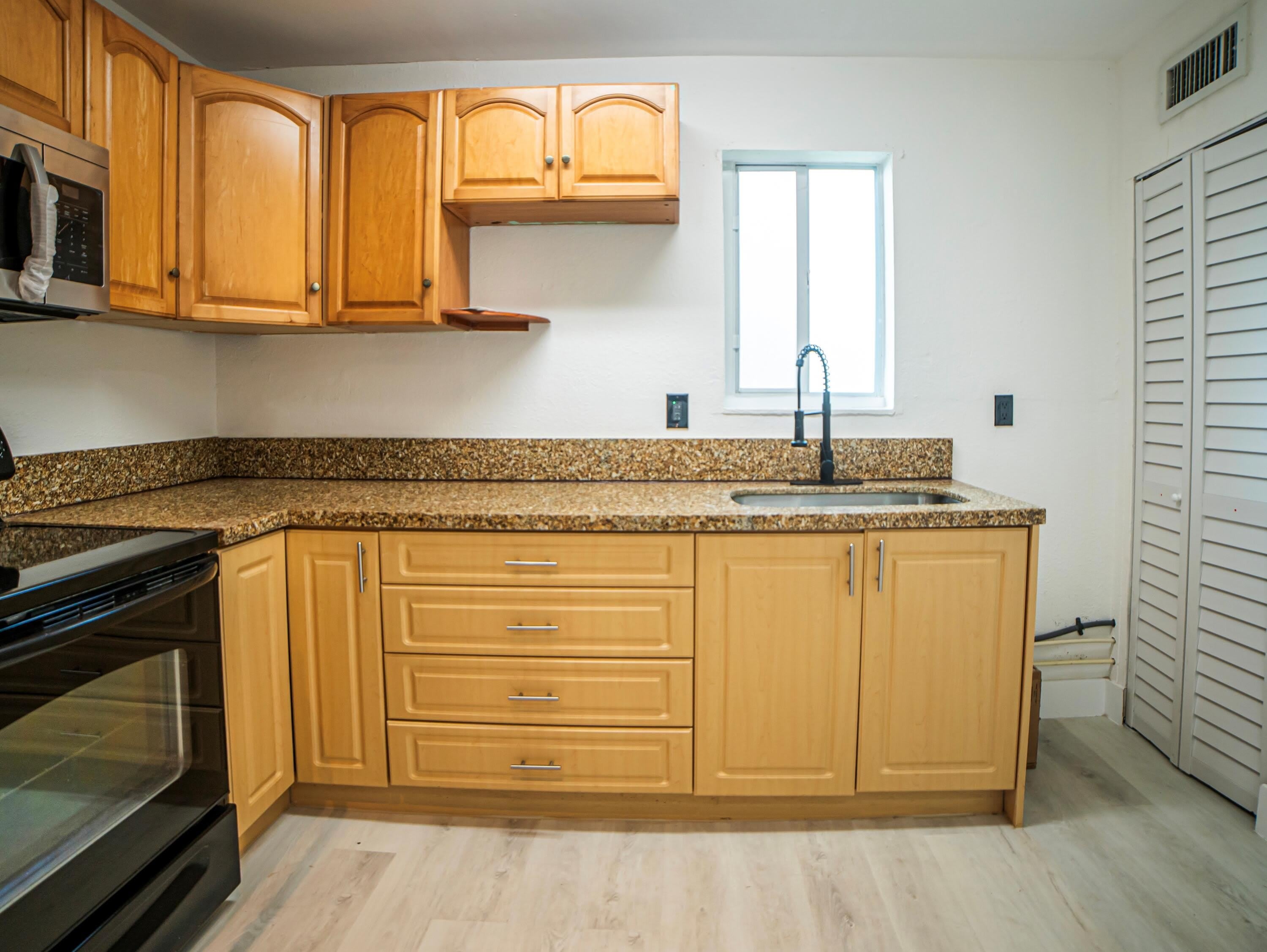 412 Columbus Parkway – photo 4