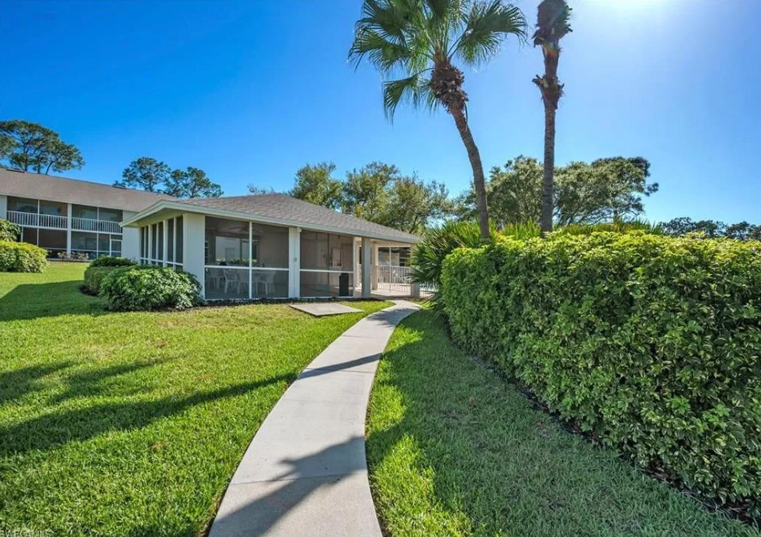 Charming 2 Bed 2 Bath Condo In Naples Waiving Move In Fee Crediting Back Application Fees If Approved – photo 5