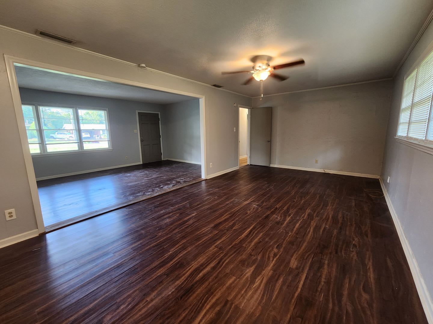 Spacious 3 Bedroom Brick Home with Open Floor Plan, Large Fenced Yard & Carport in Valdosta – photo 3