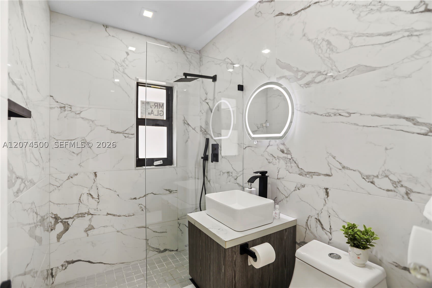 1040 NW 35th St – photo 5