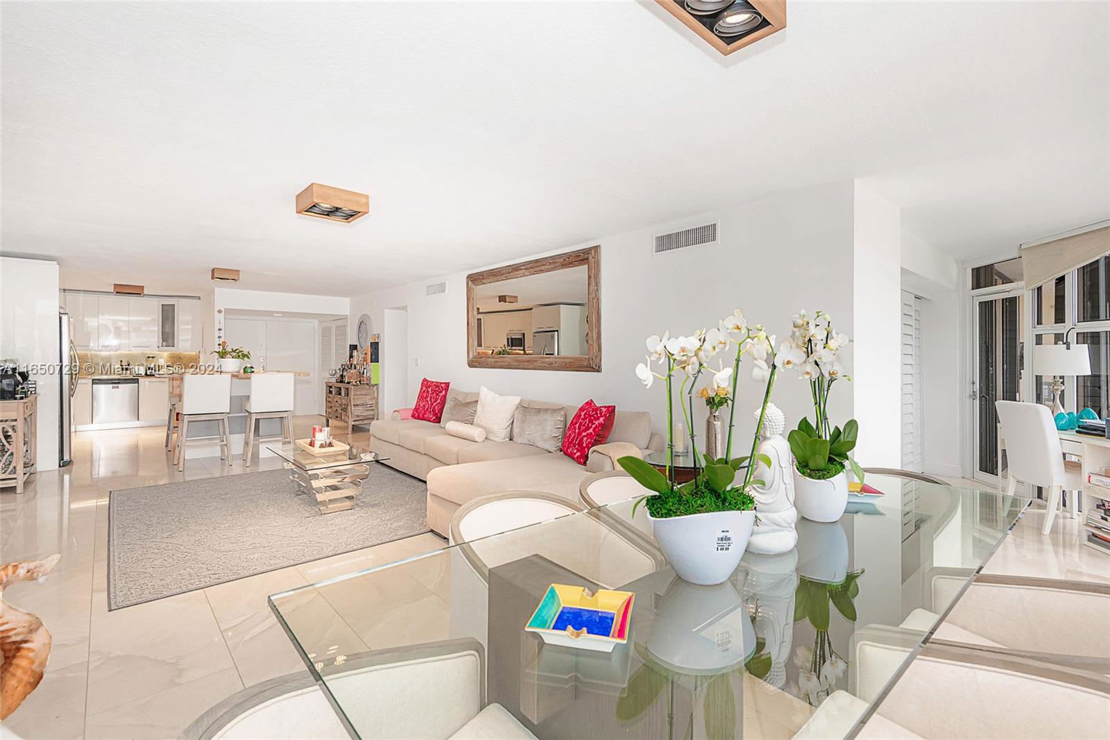 6423 Collins Avenue – photo 4