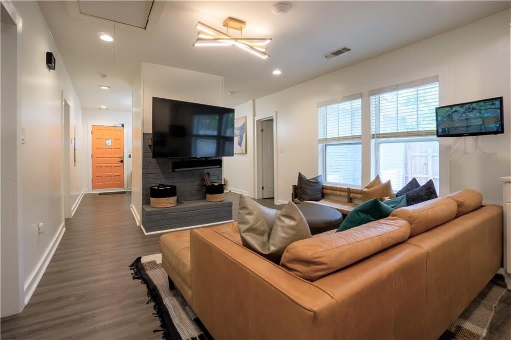 811 King Road – photo 5