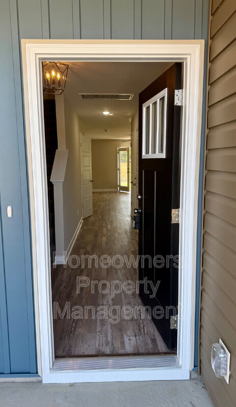 8103 King Rd – photo 2