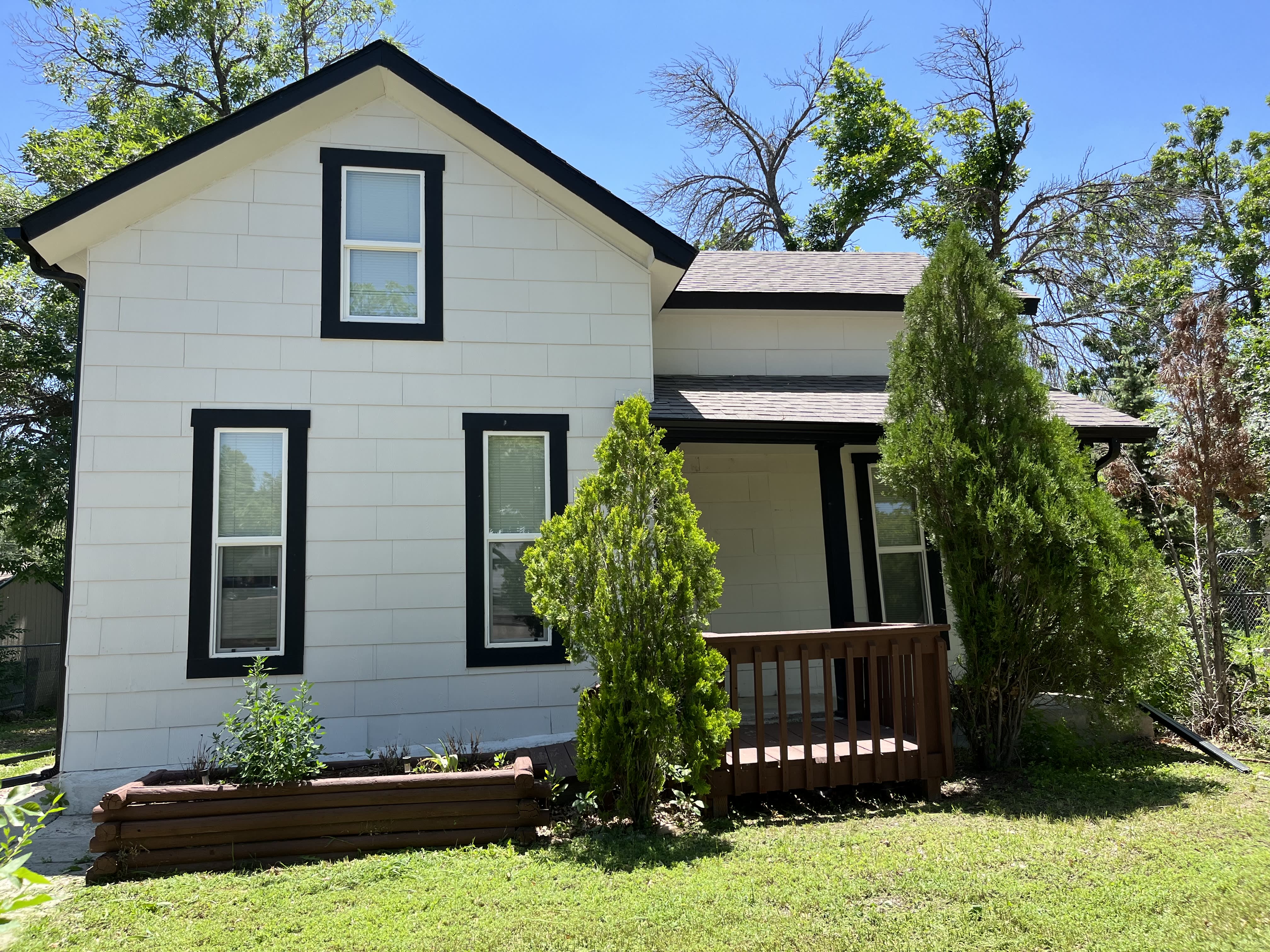 635 E Maple St – photo 2