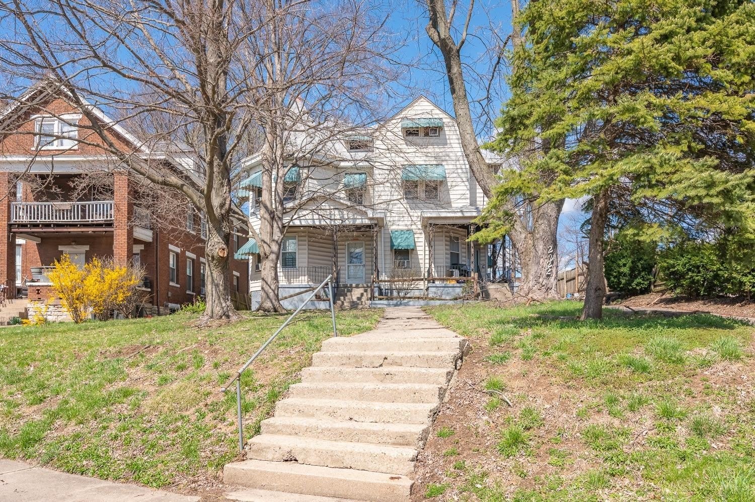 2222 Lawn Avenue – photo 2