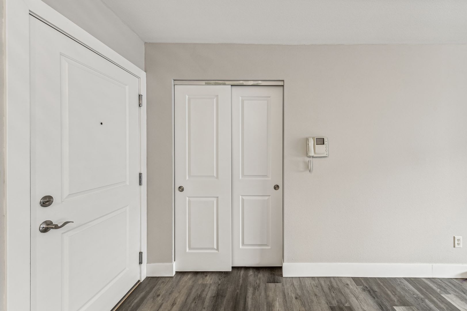 2121 N Cambridge Ave #108 – photo 5
