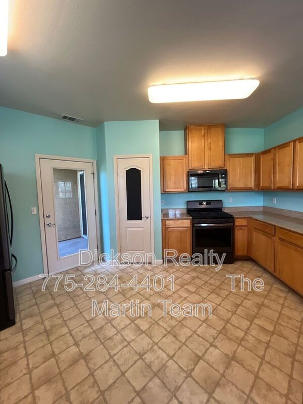 1325 S. Meadows Parkway – photo 4