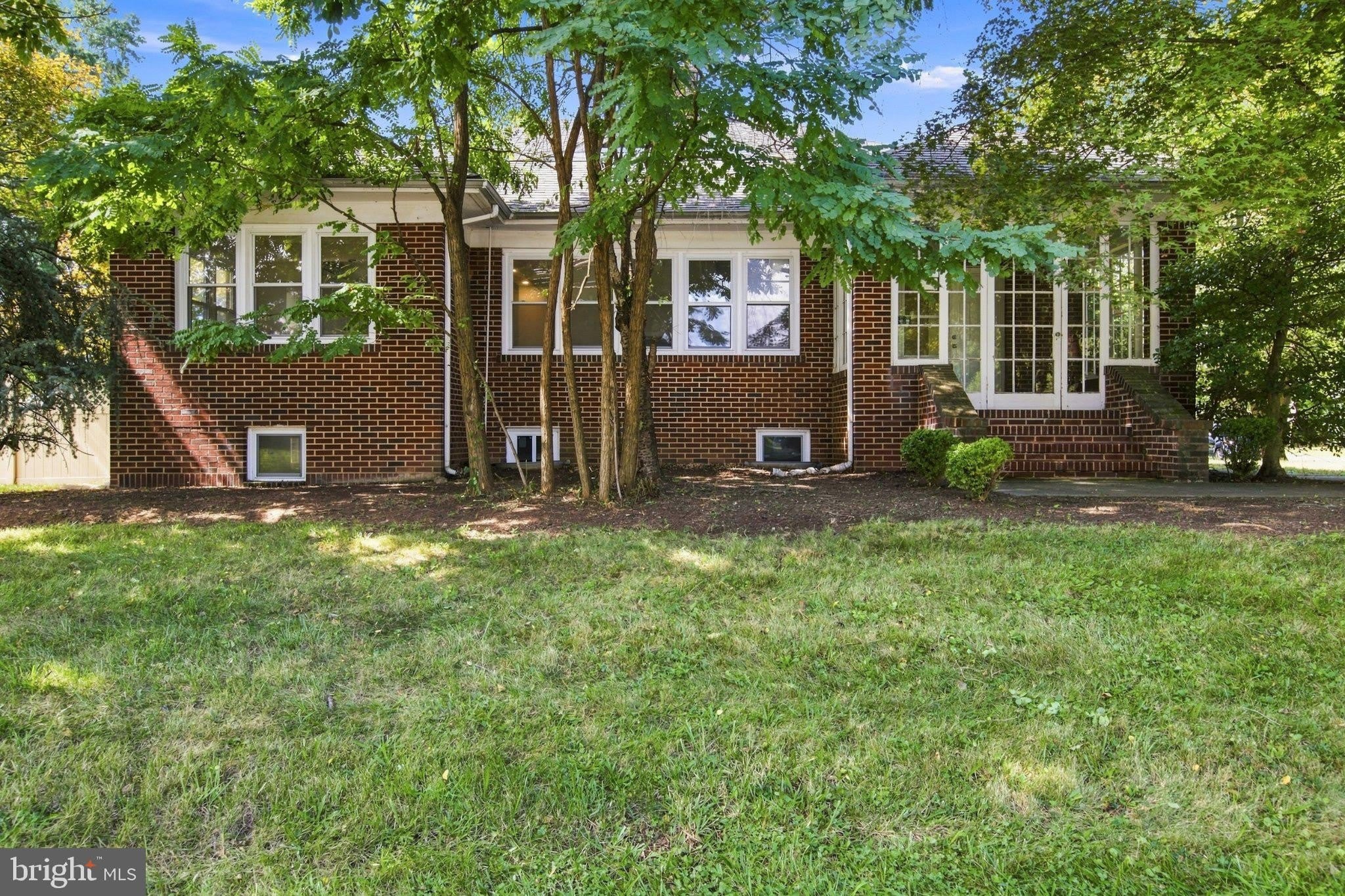 133 WARRENVILLE Road – photo 1