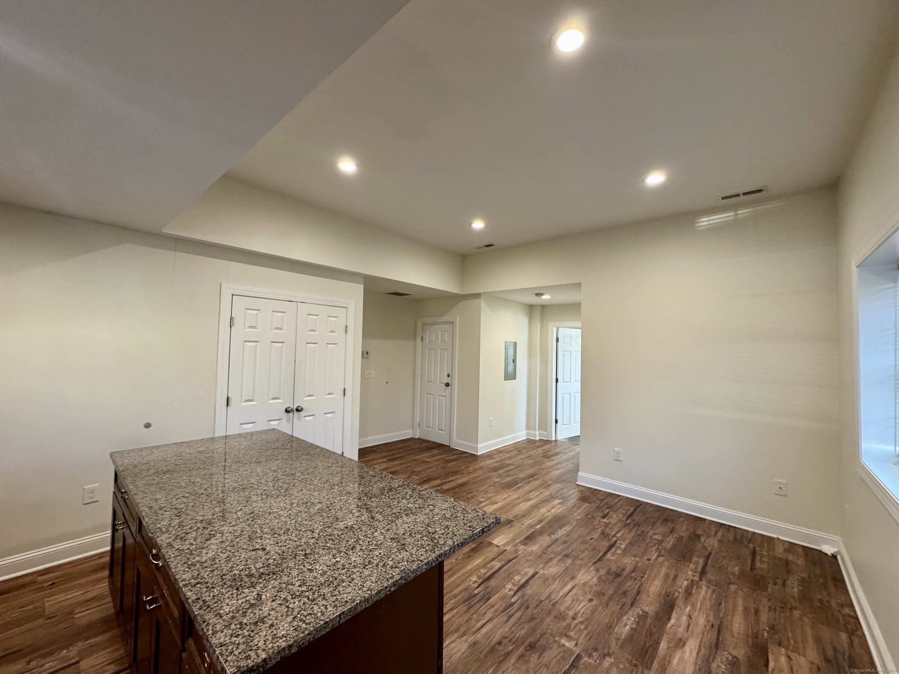 950 Lindley Street – photo 2