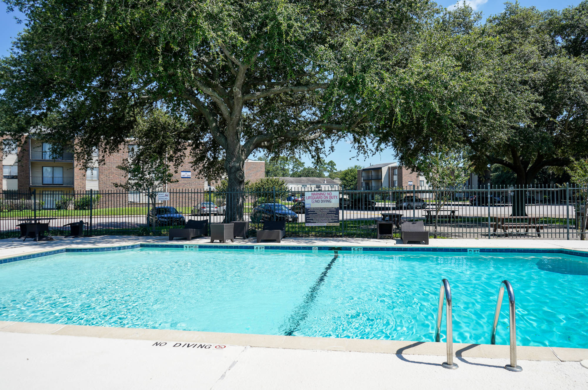 Glen Oaks – photo 1