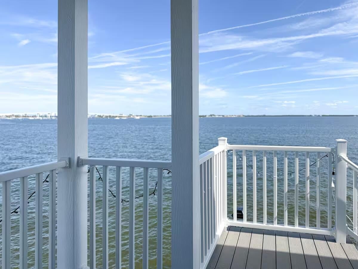 453 NE Indian River Drive – photo 2