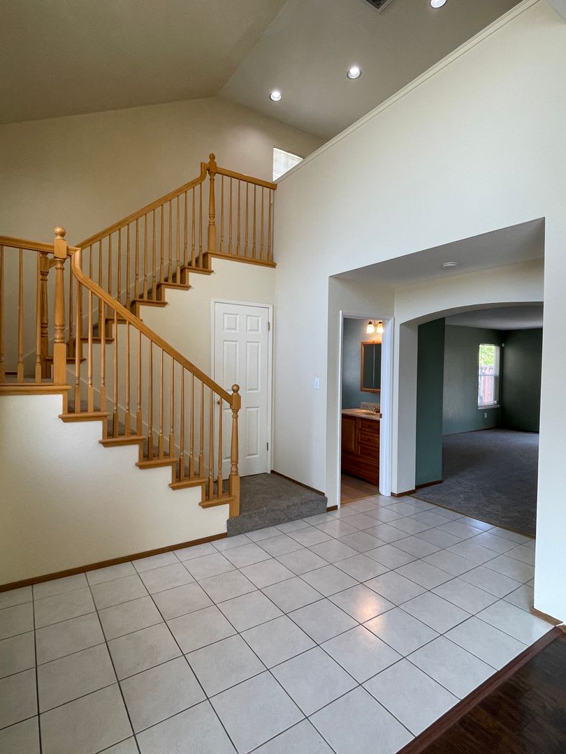 Spacious 4 Bedroom Home – photo 3