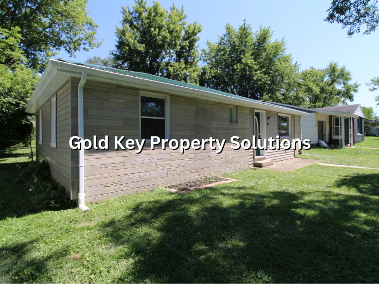 Muncie 3 Br 1 Ba House With New Flooring And Paint Section 8 Approved – photo 3