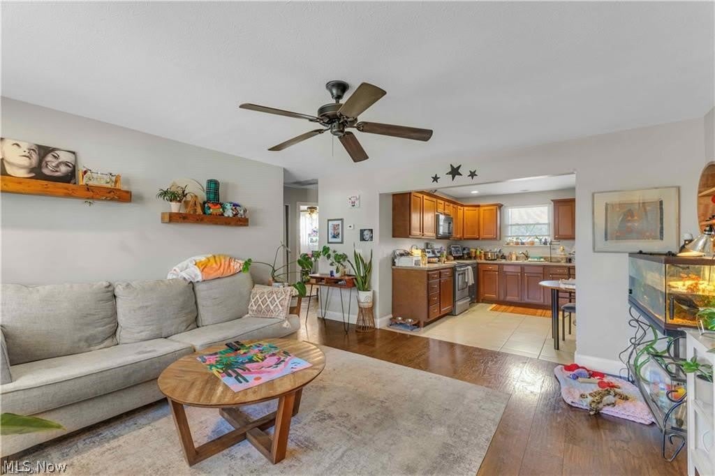 2587 Jaycox Road – photo 3