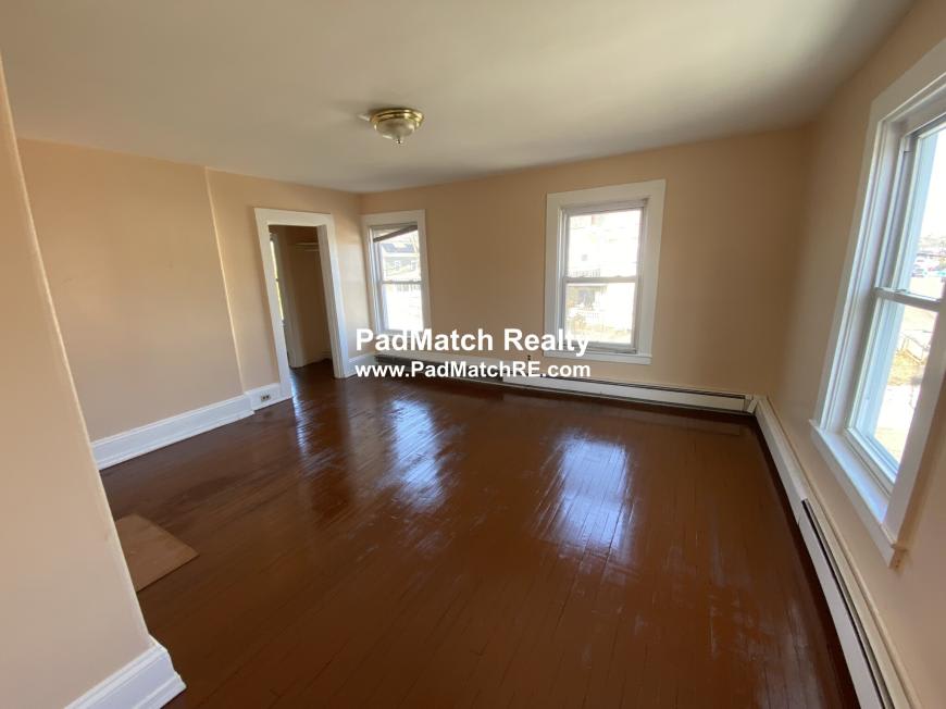 1073 River St – photo 1