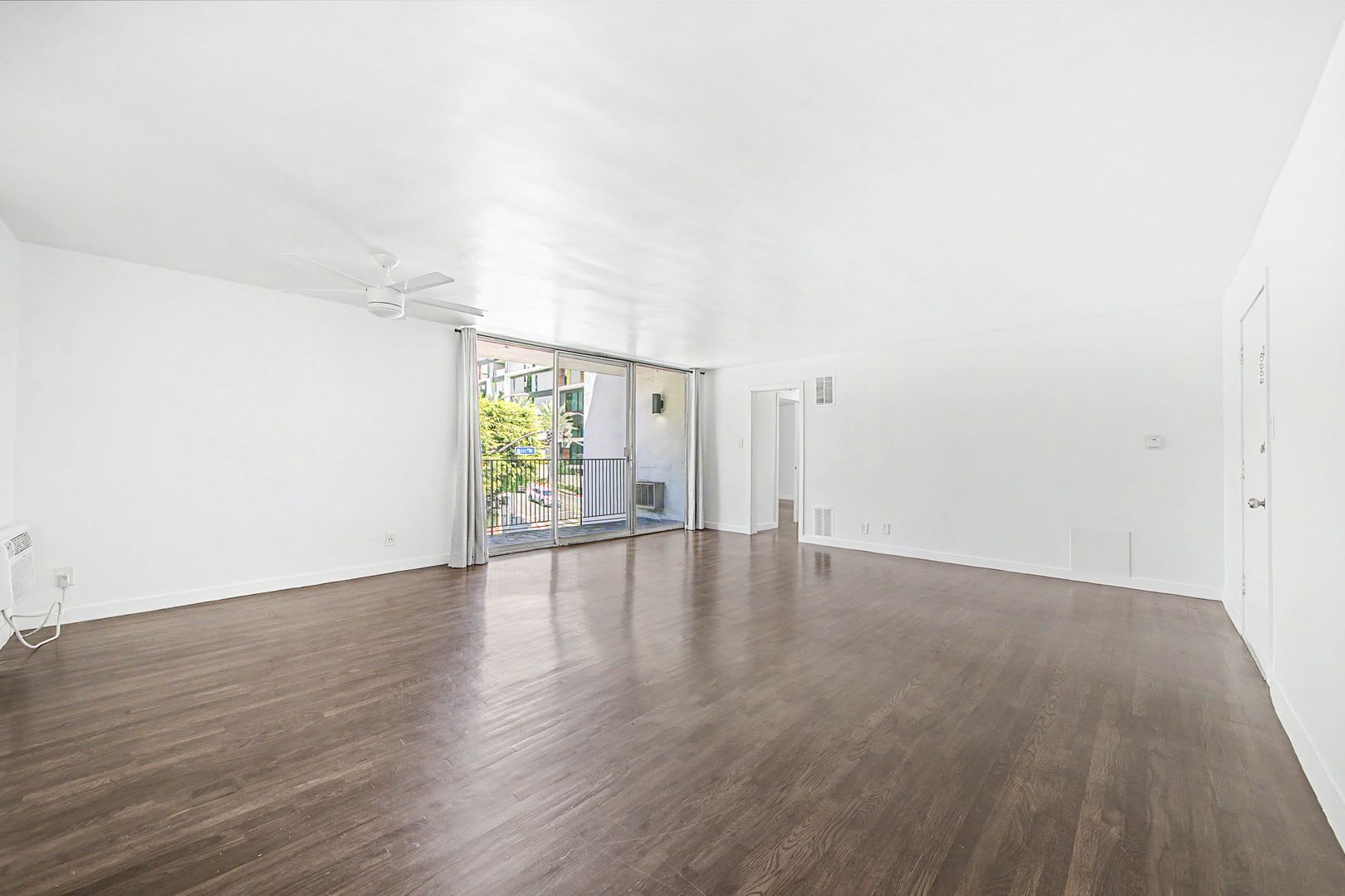8440 Fountain Ave – photo 5