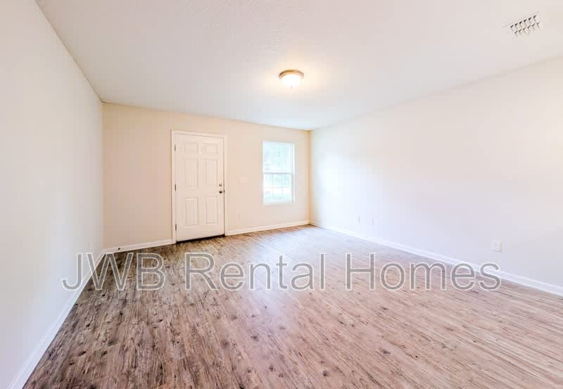 8441 McGirts Village Ln – photo 4