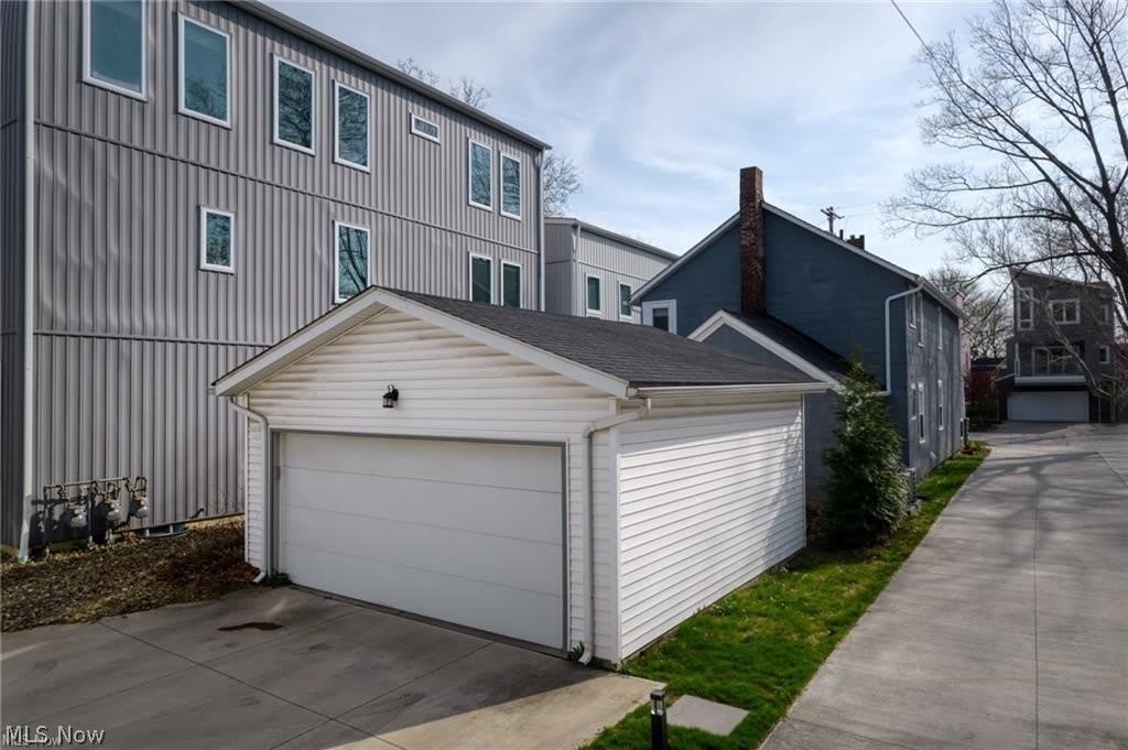 2471 Tremont Avenue – photo 2