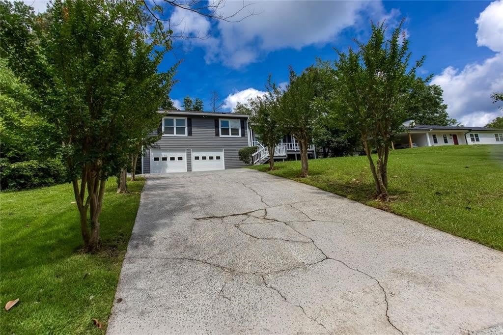 1093 Caprice Drive – photo 1