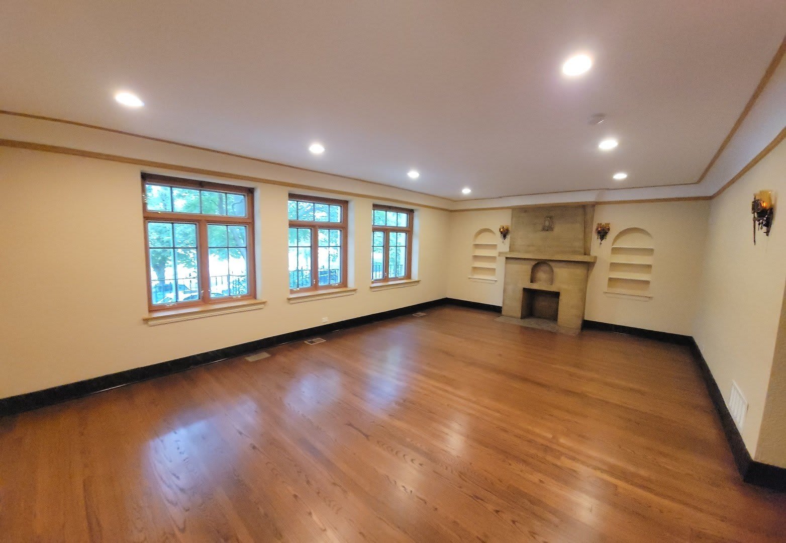 2151 W Granville Avenue – photo 2
