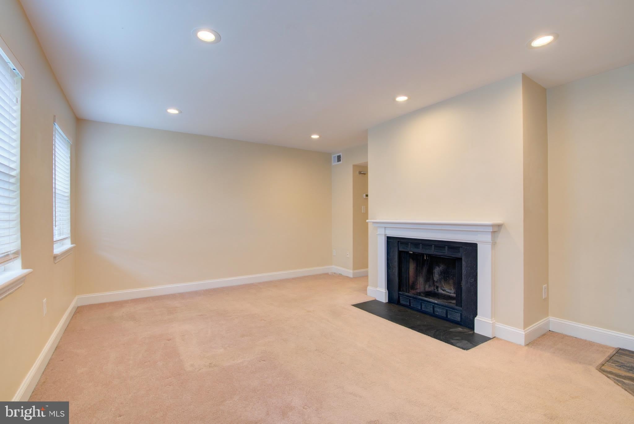 2100 N SCOTT Street – photo 2