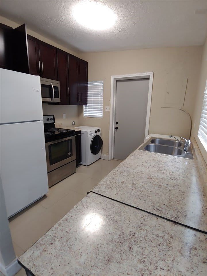 2351 Keith Street – photo 5