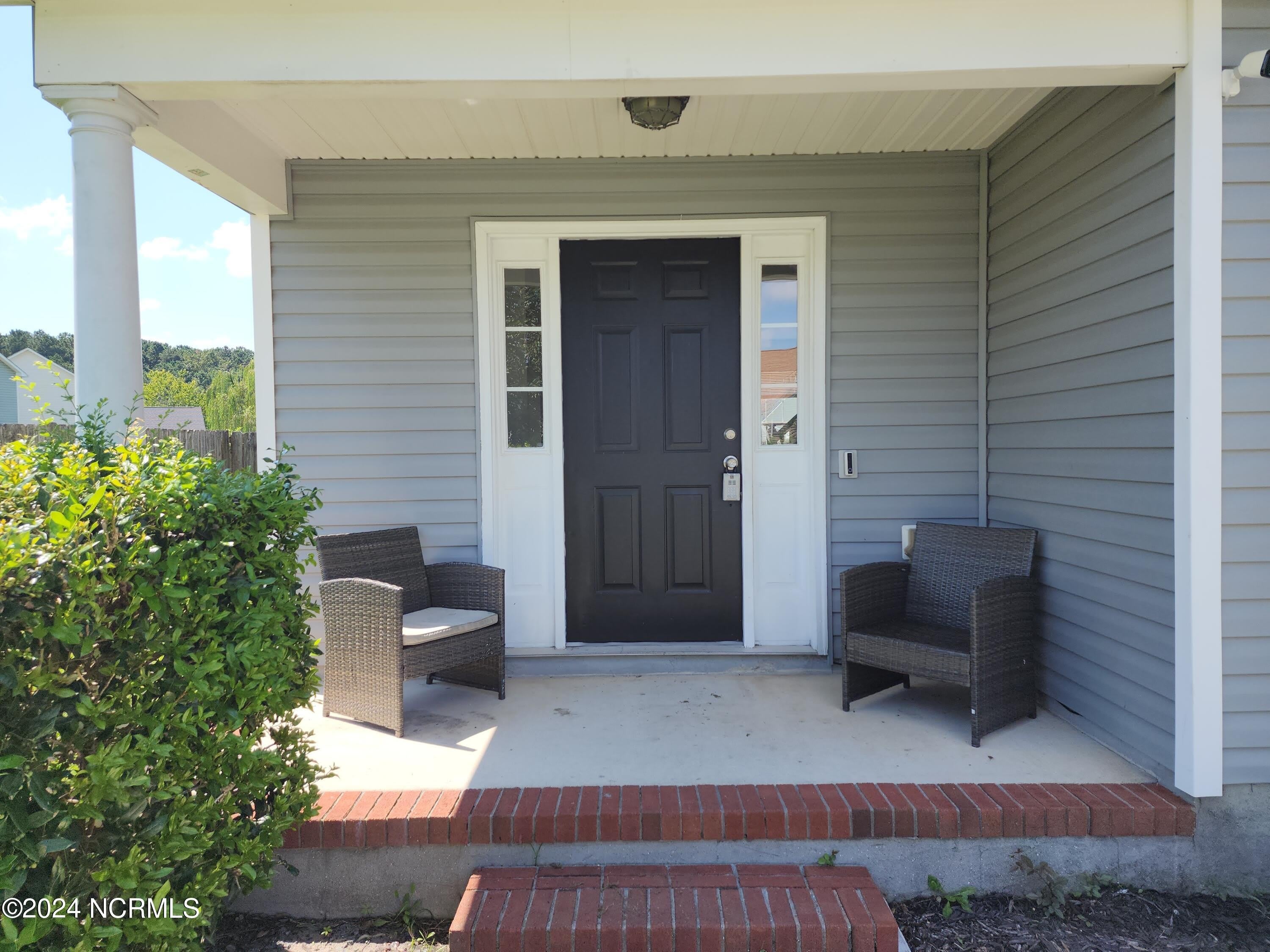 205 Ashcroft Drive – photo 4