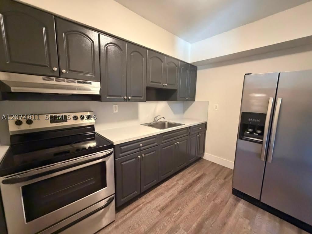 805 W 30th St – photo 3