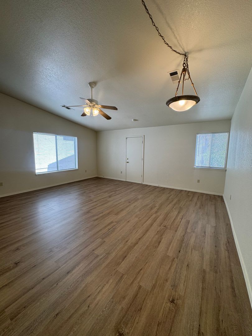SPACIOUS 2 BED 2 BATH HOUSE IN THE TANGLEWOOD SUBDIVISION WITH ALL NEW FLOORING – photo 1