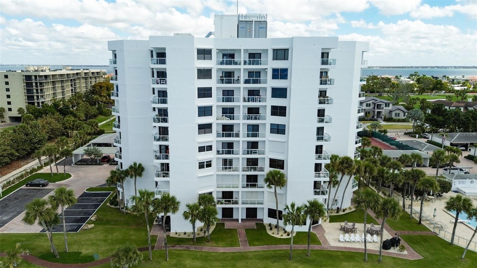 1050 LONGBOAT CLUB Road – photo 3