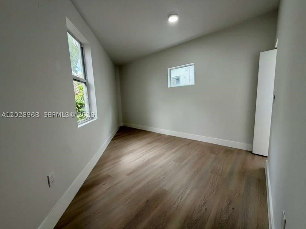 2425 SW 6th St – photo 5